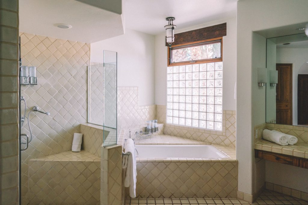 beautiful-interior-design-bathroom-2024-12-06-10-36-51-utc